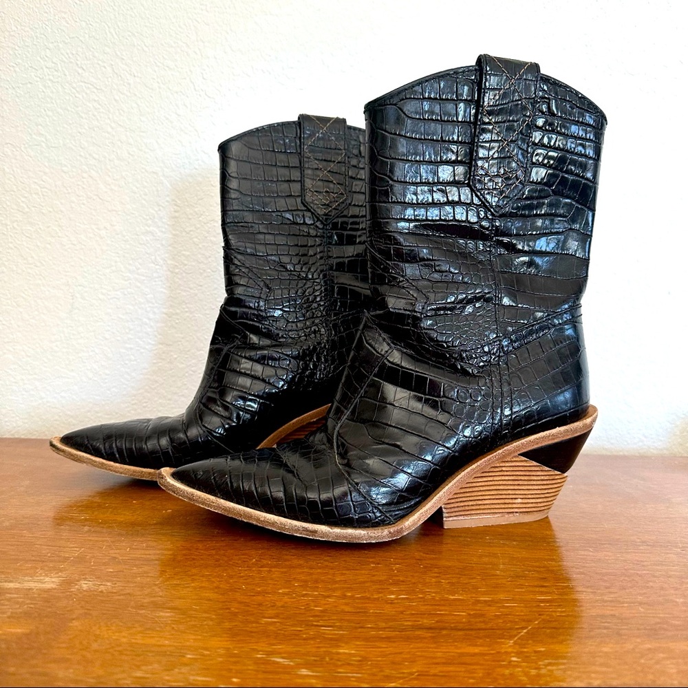 Fendi croc boot